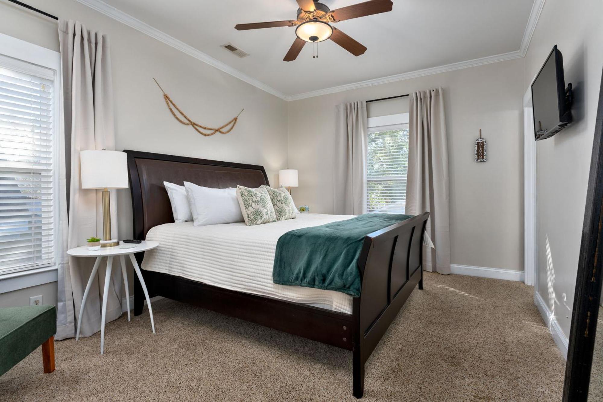 Downtown Wilmington Home ~ Pet Friendly Exterior photo